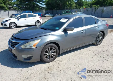 2015 Nissan Altima 2.5 S из США, поврежденный, VIN 1N4AL3AP8FC227765